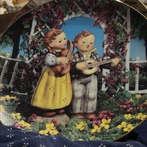 Hummel Musical Duo Plate with Yellow and Gray